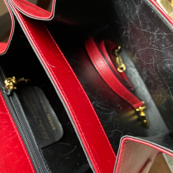 Salvatore Ferragamo Gancini bag - Picture 4 of 15